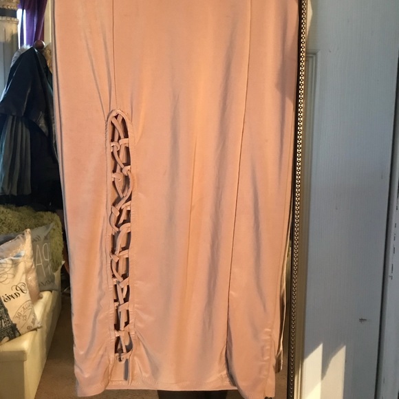 Nude two piece set - Picture 2 of 4